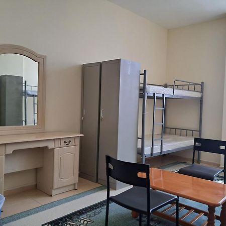 Top House Hostel アブダビ エクステリア 写真